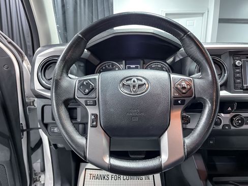 Used 2017 Toyota Tacoma TRD Off-Road image 19