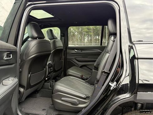 New 2025 Jeep Grand Cherokee L Altitude RWD image 5