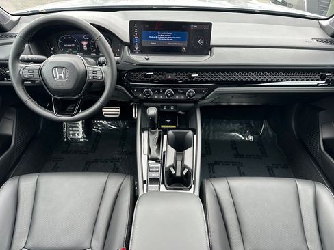 Used 2025 Honda Accord Sport image 15