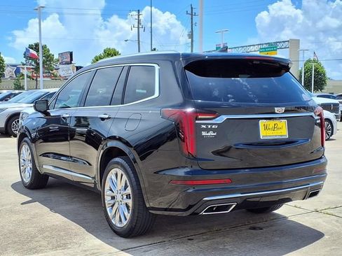 Used 2023 Cadillac XT6 Premium Luxury w/ Technology Package FWD image 22