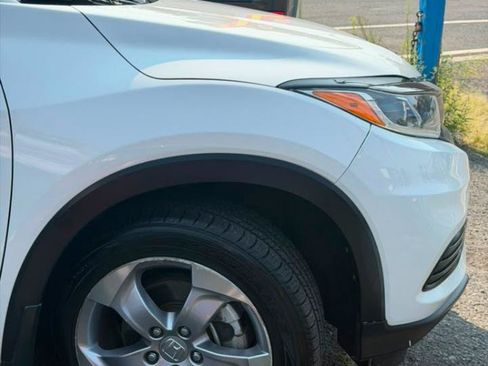 Used 2021 Honda HR-V LX image 15
