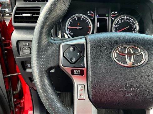Used 2022 Toyota 4Runner Limited AWD/4WD image 11