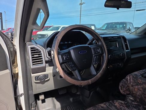 Used 2016 Ford F150 XLT AWD/4WD image 8