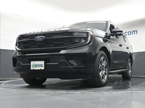 Used 2025 Ford Expedition Active AWD/4WD image 7