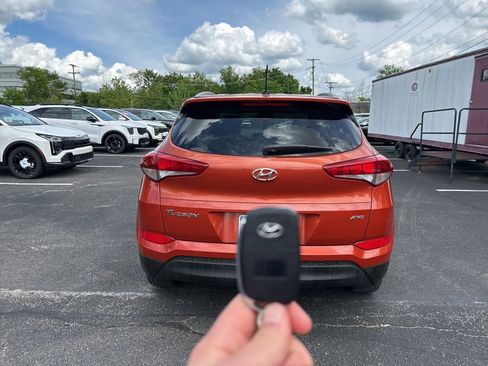 Used 2017 Hyundai Tucson SE AWD/4WD image 6