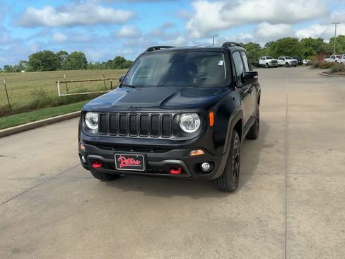 Used 2023 Jeep Renegade Trailhawk image 3