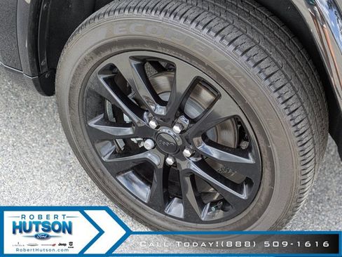 Used 2021 Jeep Grand Cherokee Laredo X image 9