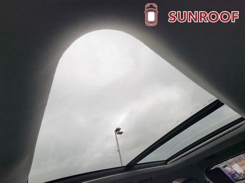 Certified 2022 Toyota Highlander Platinum image 32