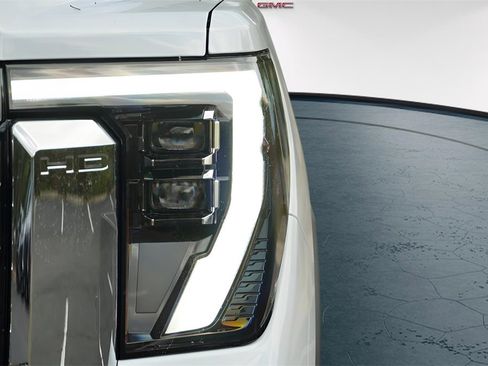 New 2026 GMC Sierra 2500 Denali w/ Denali Reserve Package image 2