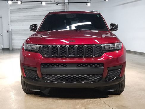 Used 2025 Jeep Grand Cherokee L Altitude AWD/4WD image 2
