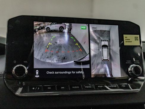 New 2025 Mitsubishi Outlander SE image 13