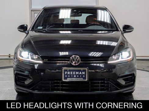 Used 2019 Volkswagen Golf 4-Door image 3