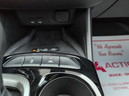 Used 2025 Buick Envista Avenir image 22