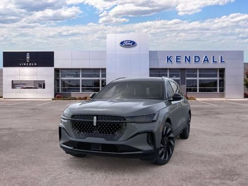 Used 2025 Lincoln Nautilus Reserve w/ Jet Appearance Package AWD/4WD image 2