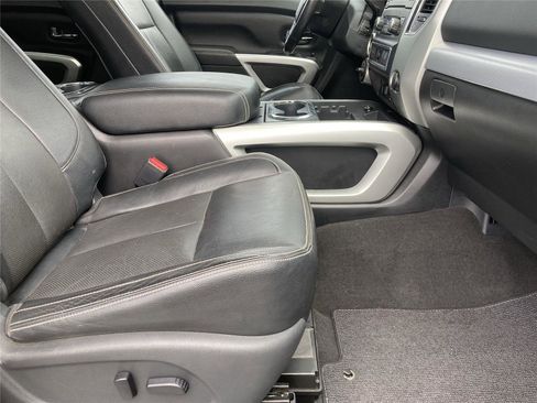 Used 2018 Nissan Titan PRO-4X w/ Pro-4x Convenience Package image 28
