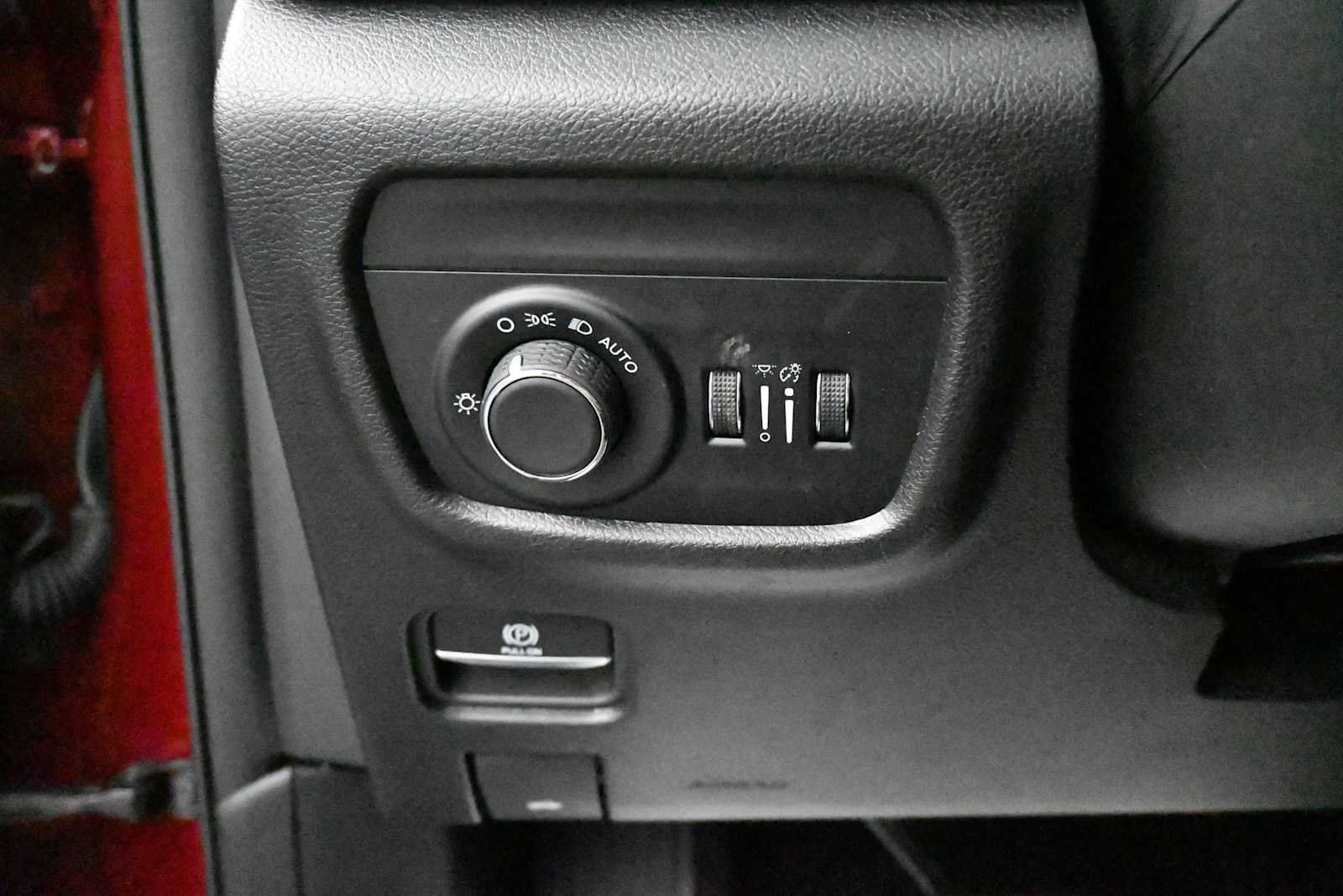 Used 2023 Jeep Grand Cherokee L Laredo w/ Luxury Tech Group I AWD/4WD image 10