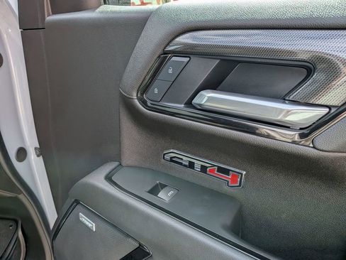 Certified 2025 GMC Sierra 1500 AT4 w/ AT4 Premium Package AWD/4WD image 27