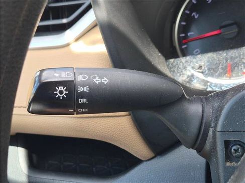 Used 2022 Toyota RAV4 LE FWD image 4