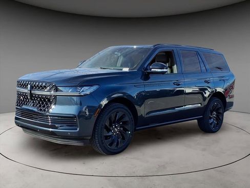 New 2025 Lincoln Navigator Reserve w/ Jet Appearance Package image 1