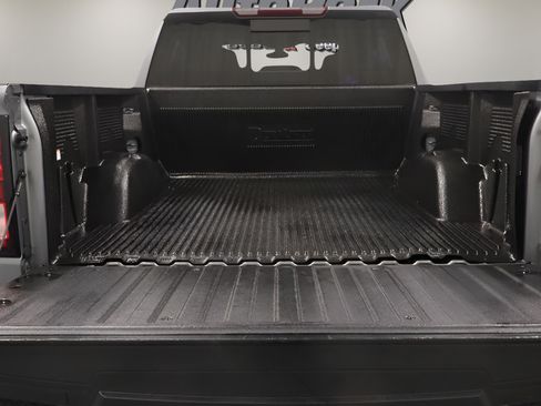 Used 2020 GMC Sierra 1500 Elevation w/ Elevation Value Package AWD/4WD image 18