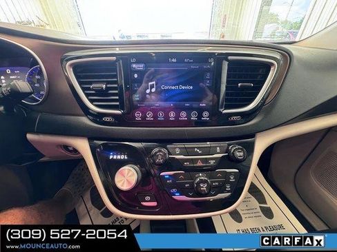 Used 2018 Chrysler Pacifica Touring-L Plus FWD image 22