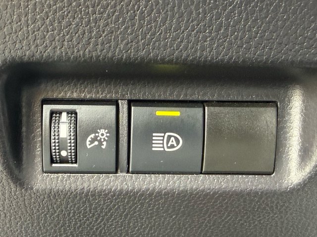 Certified 2025 Toyota RAV4 LE AWD/4WD image 22