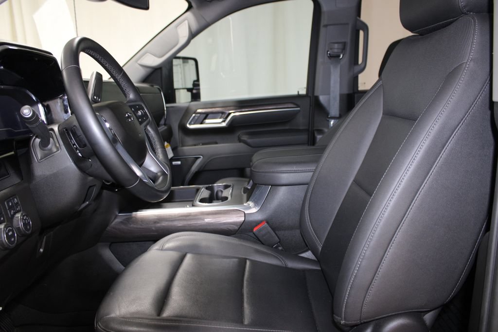 Used 2025 Chevrolet Silverado 2500 LTZ w/ LTZ Plus Package AWD/4WD image 28