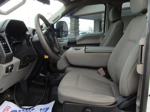 Used 2017 Ford F250 XL w/ Power Equipment Group image 9