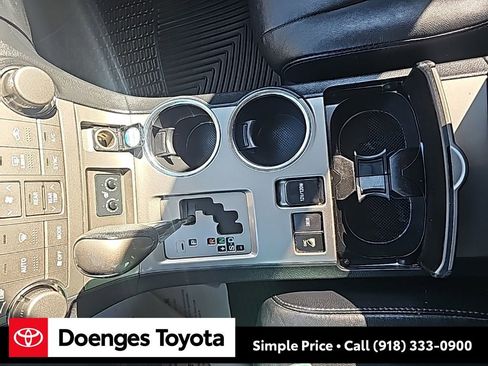Used 2010 Toyota Highlander SE image 27