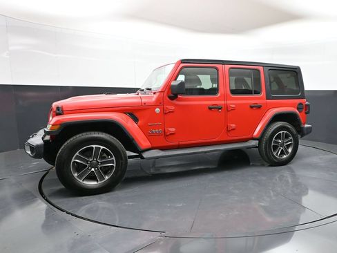 Used 2023 Jeep Wrangler Unlimited Sahara AWD/4WD image 32