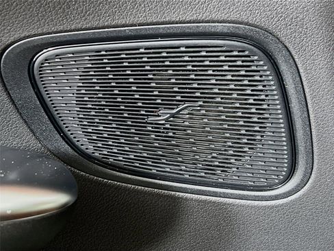 Used 2025 Mercedes-Benz GLC 300 4MATIC image 16