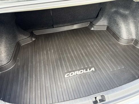 Used 2016 Toyota Corolla LE FWD image 15