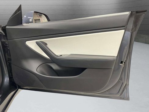Used 2020 Tesla Model 3 Long Range image 24