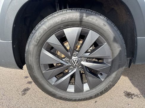 Used 2022 Volkswagen Taos S image 9