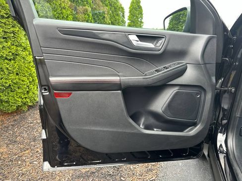 Used 2025 Ford Escape ST-Line FWD image 8