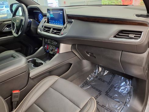 Used 2023 Chevrolet Tahoe Premier RWD image 9