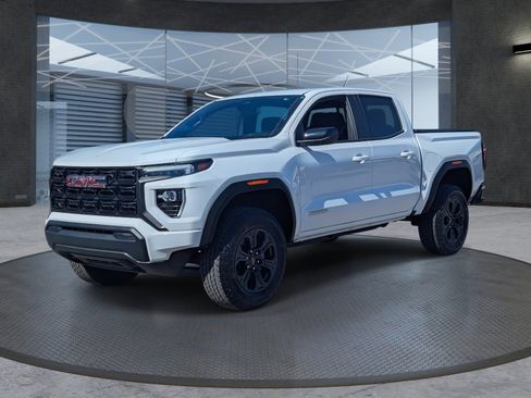 Used 2025 GMC Canyon Elevation image 2
