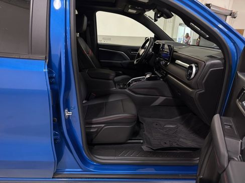 Used 2023 Chevrolet Colorado Z71 w/ Z71 Convenience Package 2 image 36