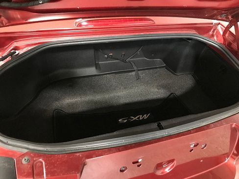 Used 2008 MAZDA MX-5 Miata Grand Touring w/ Premium Pkg RWD image 31
