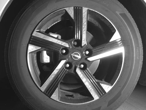 Used 2025 Nissan Sentra SV FWD image 12