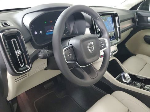 Certified 2025 Volvo XC40 B5 Plus AWD/4WD image 26