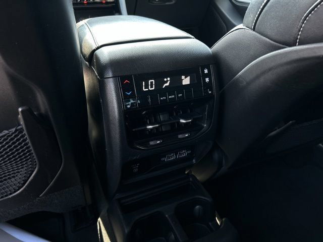 Used 2023 Jeep Grand Cherokee L Limited AWD/4WD image 23