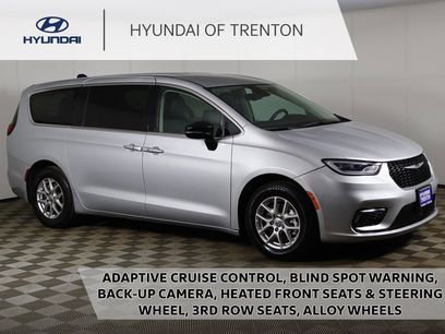 Used 2024 Chrysler Pacifica Touring-L