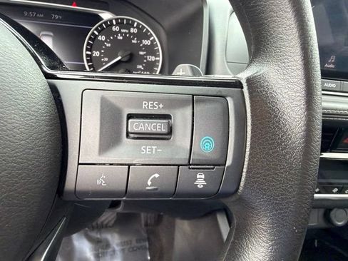Used 2022 Nissan Rogue SV AWD/4WD image 31
