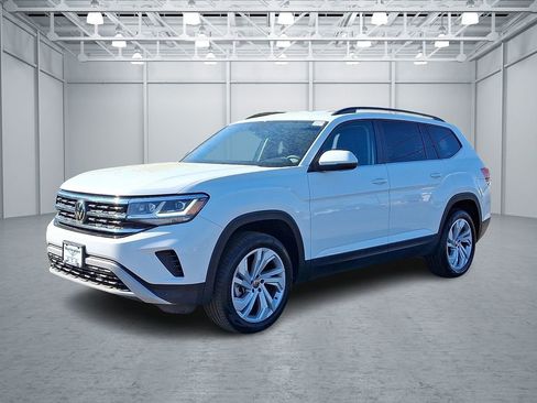 Certified 2023 Volkswagen Atlas SE image 3
