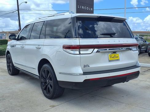 Used 2022 Lincoln Navigator Reserve RWD image 4