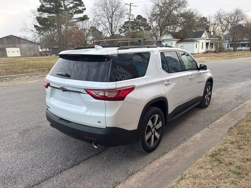 Used 2020 Chevrolet Traverse LT w/ LT Premium Package image 6