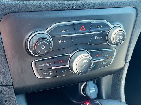 Used 2022 Dodge Charger SXT image 15