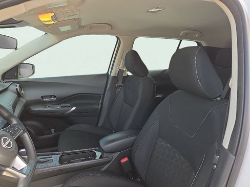Used 2024 Nissan Kicks SV FWD image 13