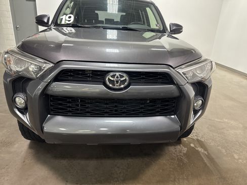 Used 2019 Toyota 4Runner SR5 Premium w/ Four Season Floor Mat Package AWD/4WD image 9